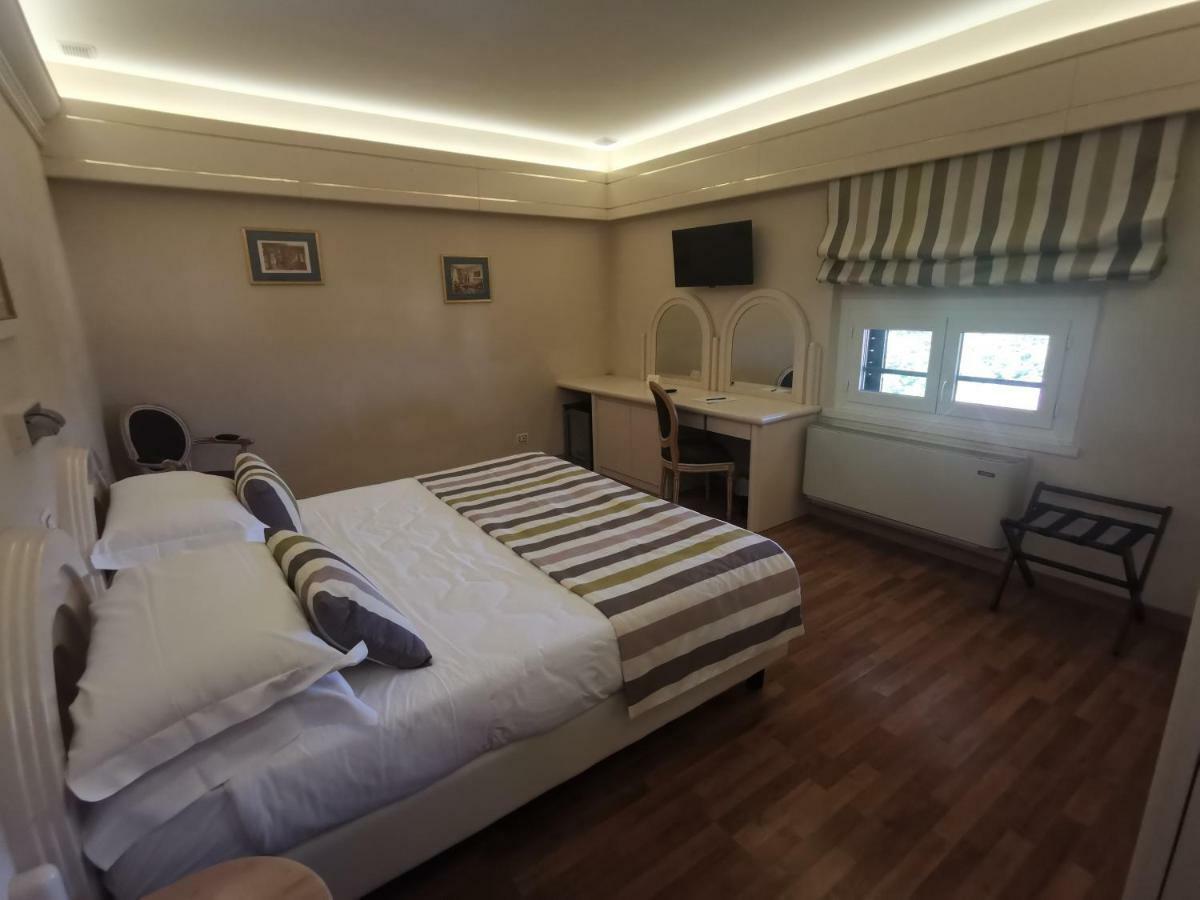 Grand Hotel Vittoria Montecatini Terme Room photo